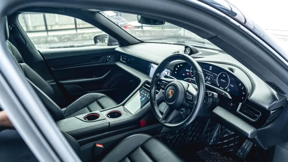2021 Porsche Taycan 9J1 3