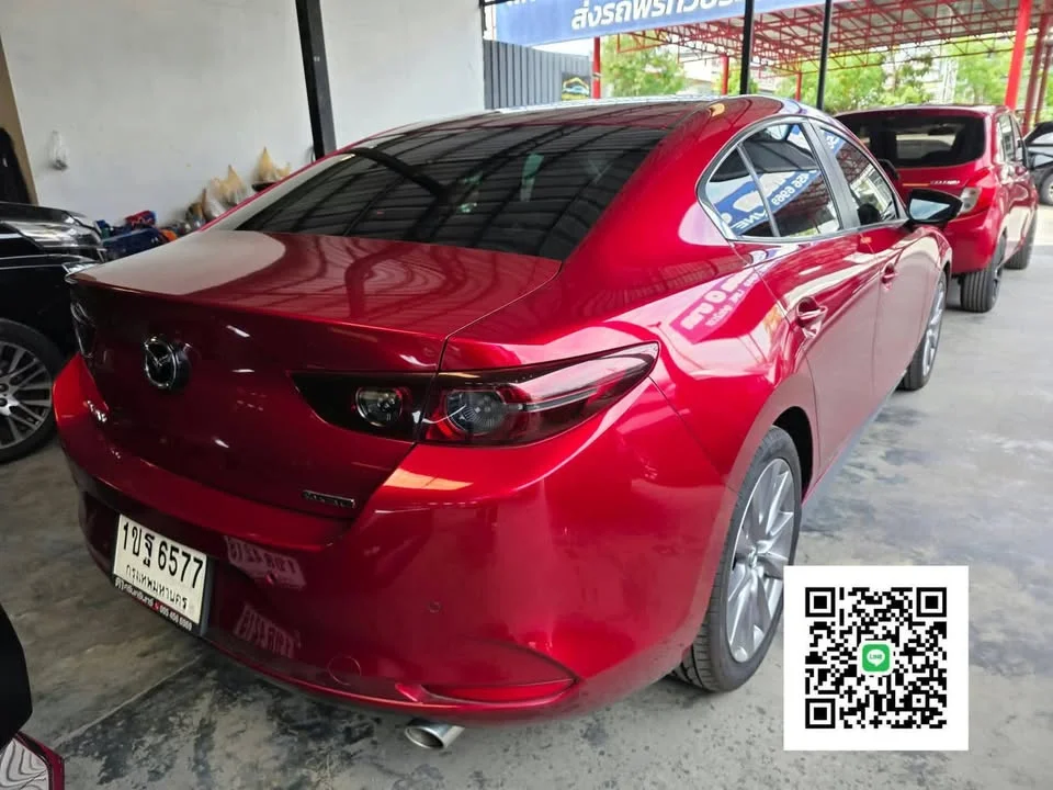 2019 Mazda 3 IV 3