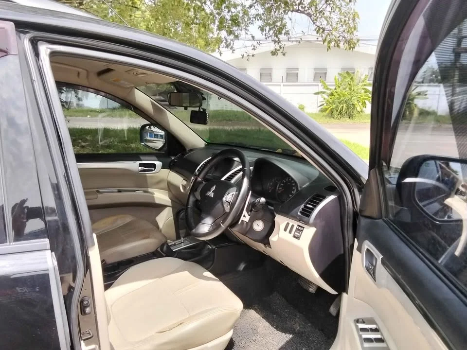 2012 Mitsubishi Pajero Sport II 2