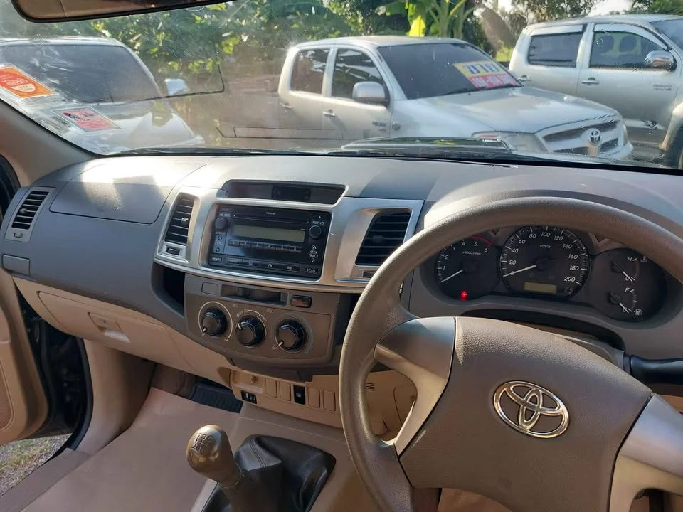 2013 Toyota Hilux VII 3
