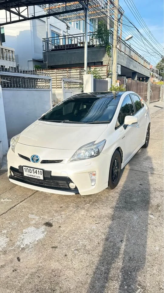 2012 Toyota Prius III 3