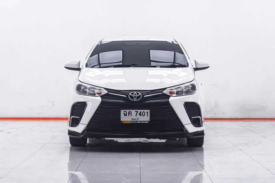 2022 Toyota Yaris ATIV III 3