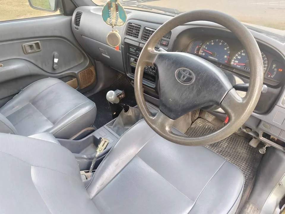 2000 Toyota Hilux Tiger VI 3
