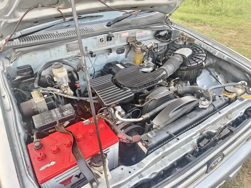 2000 Toyota Hilux Tiger VI 2