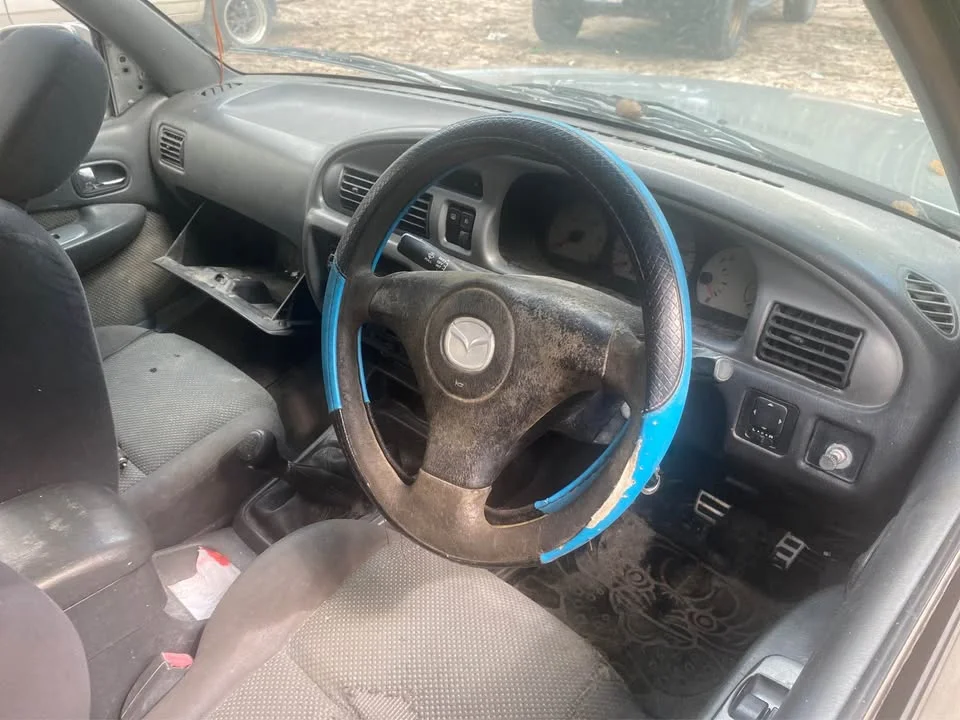 2000 Mazda 2500 Fighter V 2