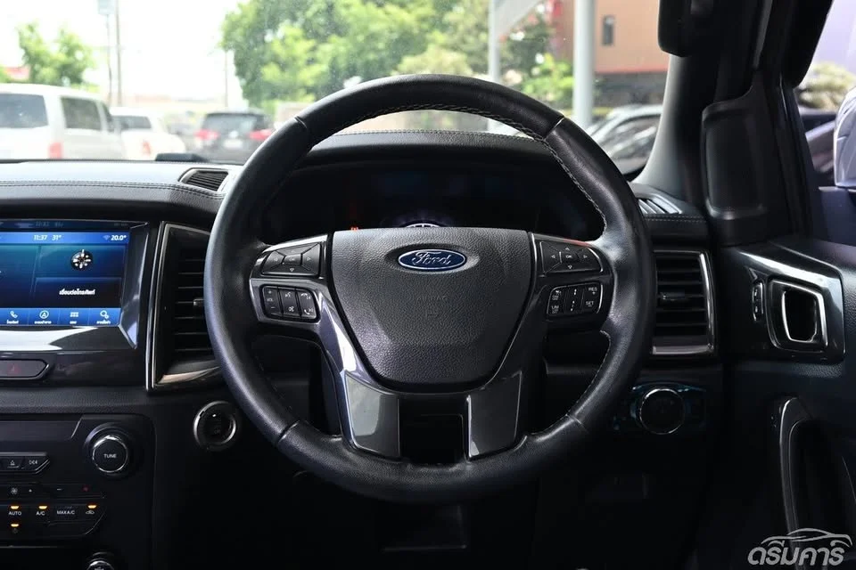 2019 Ford Everest II 2
