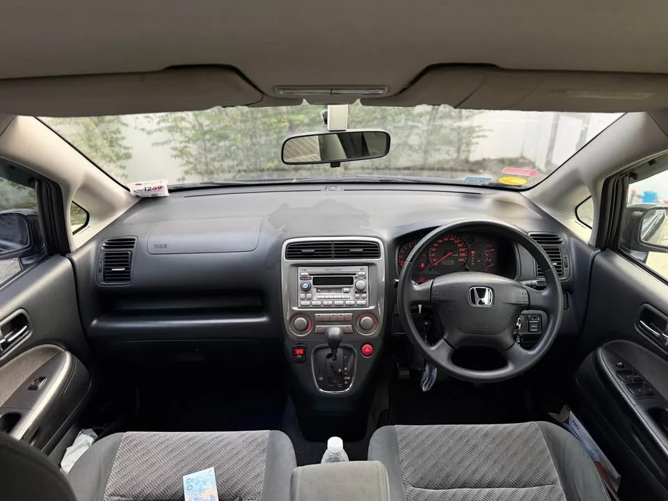 2006 Honda Stream I 3