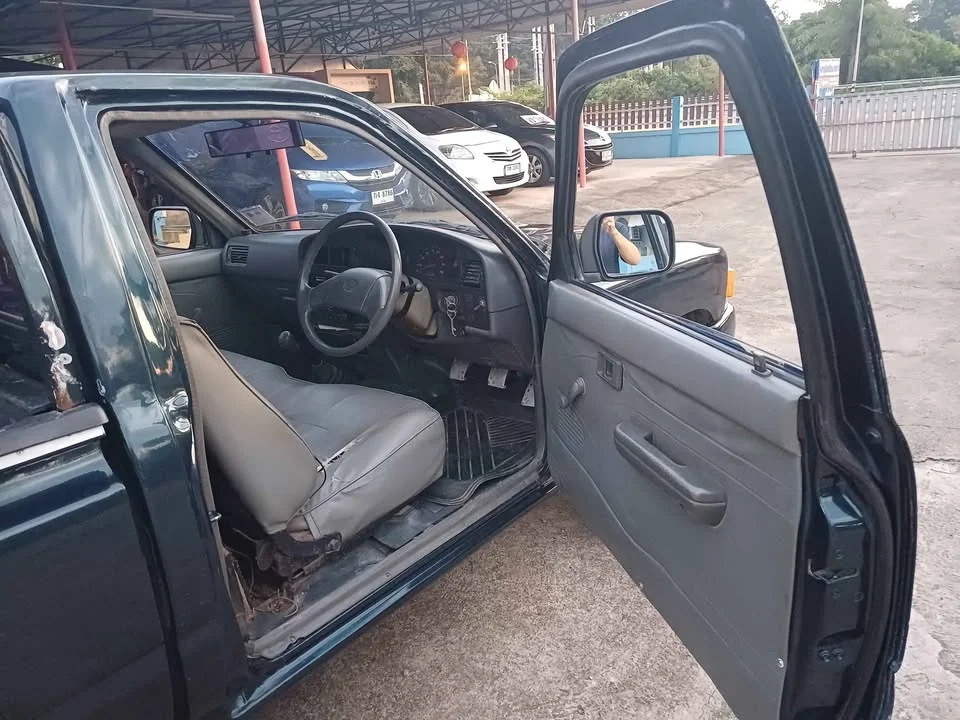1995 Toyota Hilux Mighty-X V 3