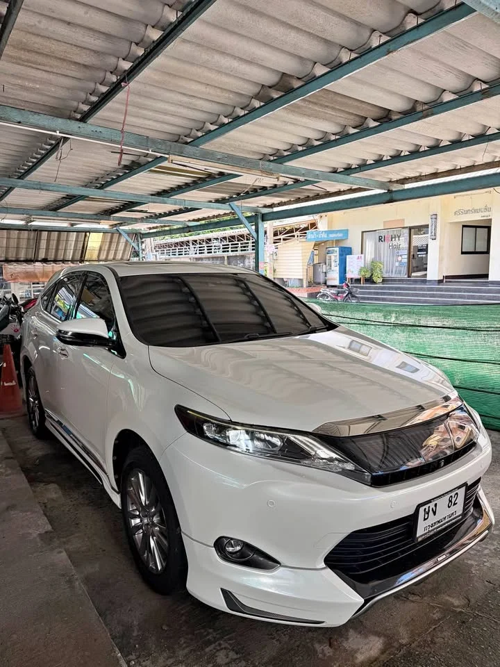 2014 Toyota Harrier III 2