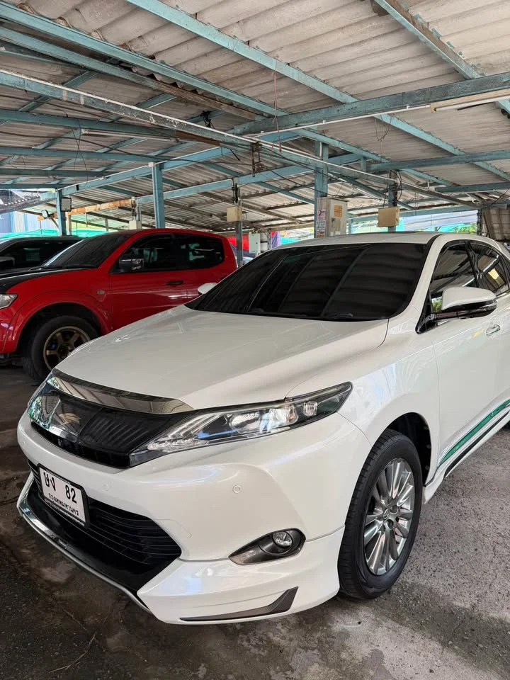 2014 Toyota Harrier III 3
