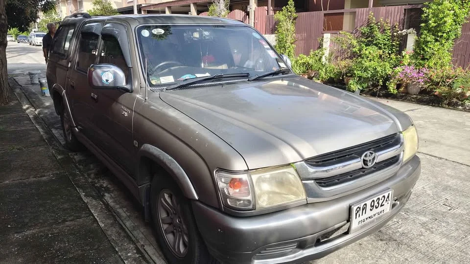 2004 Toyota Hilux Tiger VI 2