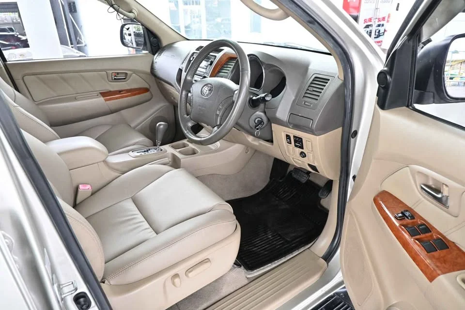 2009 Toyota Fortuner I 3