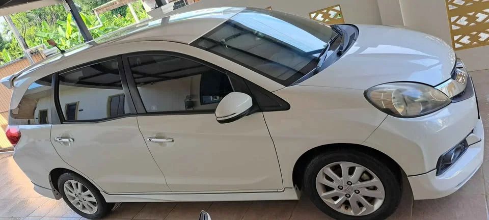 2015 Honda Mobilio II 3