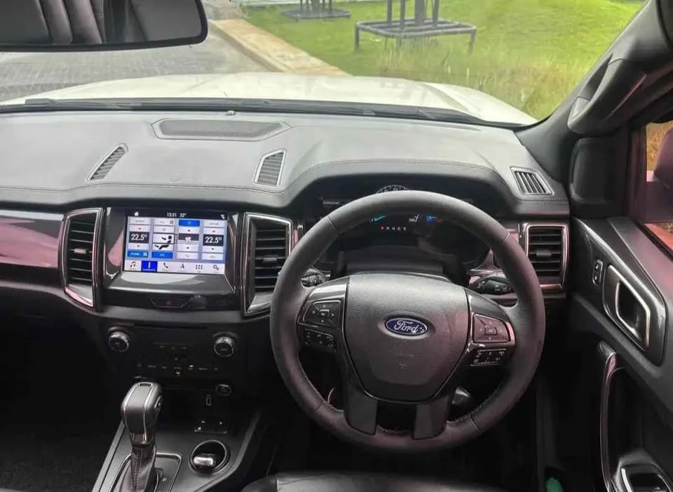 2019 Ford Everest II 2