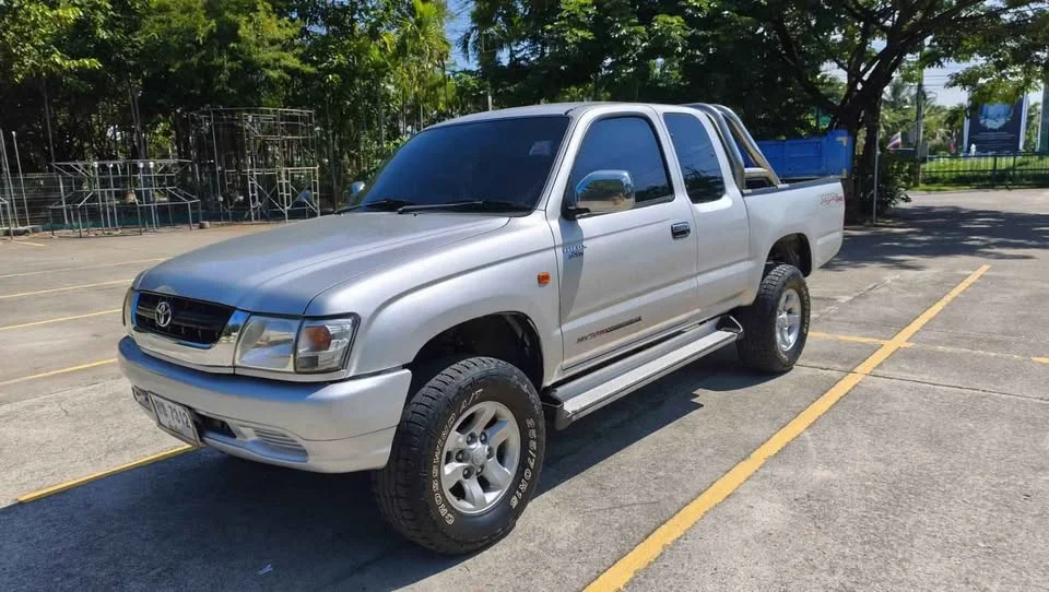 2002 Toyota Hilux Tiger VI 3