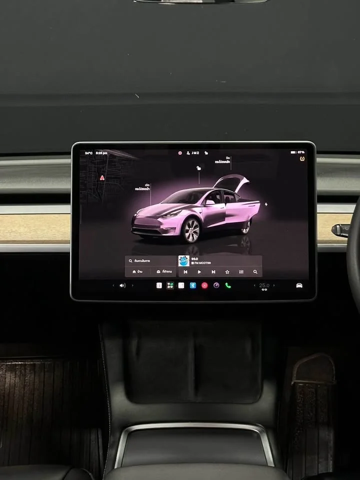 2023 Tesla Model Y 2