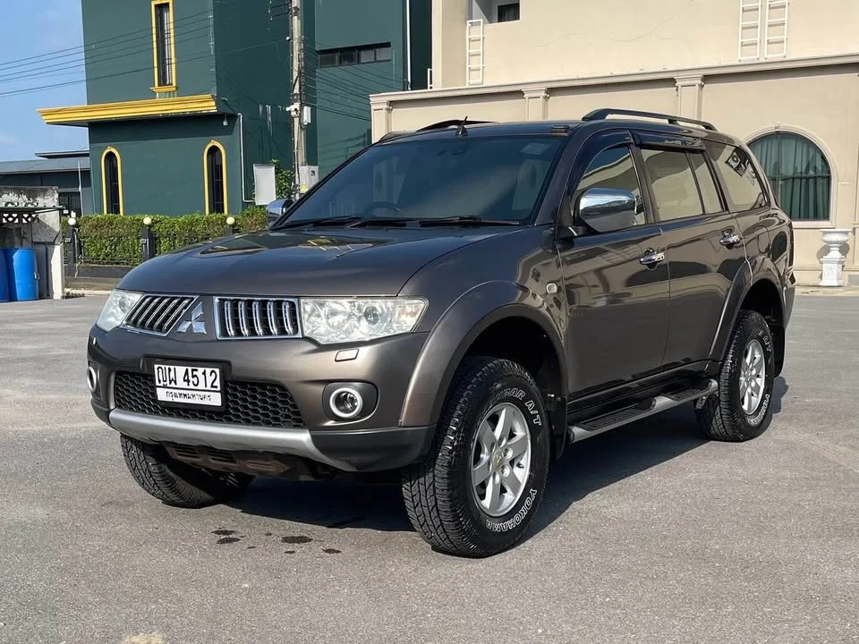 2011 Mitsubishi Pajero Sport II 2