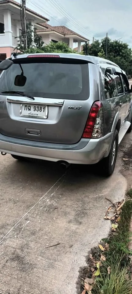 2006 Isuzu MU-7 3