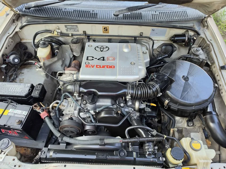 2004 Toyota Hilux Tiger VI 2