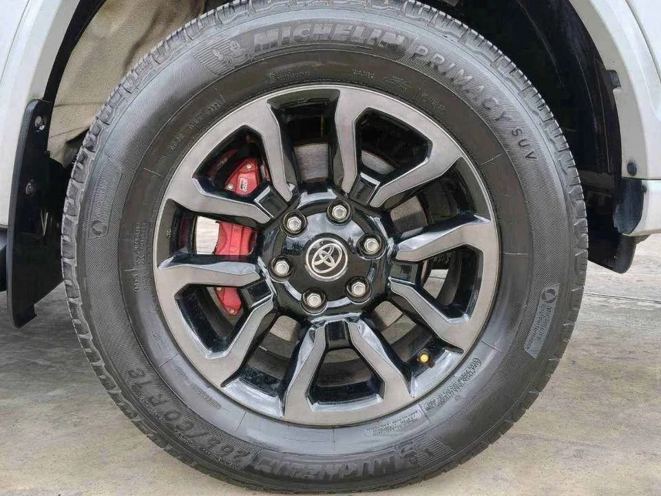 2023 Toyota Fortuner II 2
