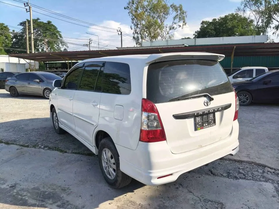 2014 Toyota Innova I 2