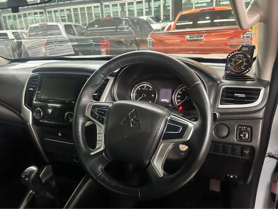 2021 Mitsubishi Triton V 3