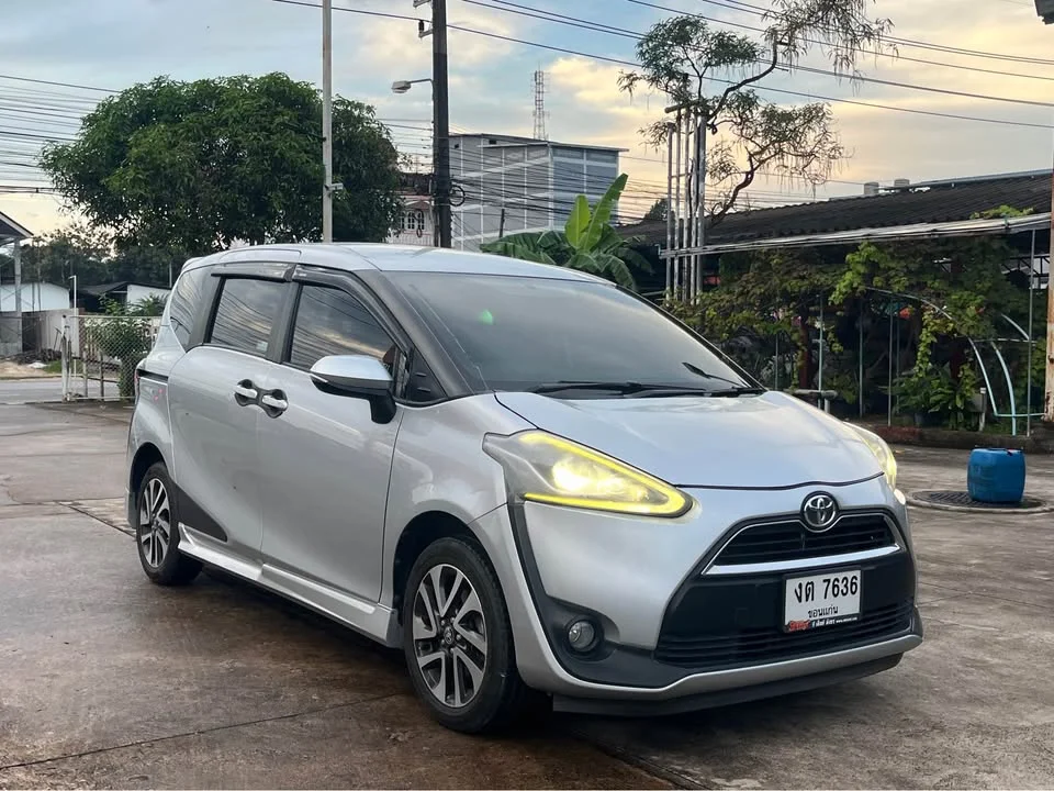 2018 Toyota Sienta II 2