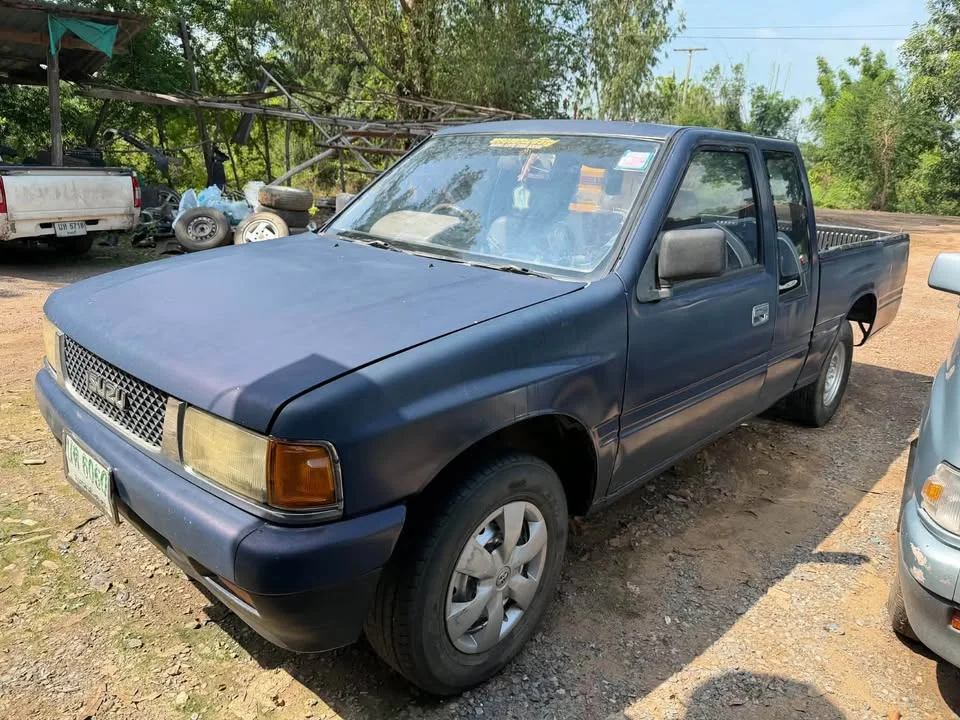 1990 Isuzu TFR III 2
