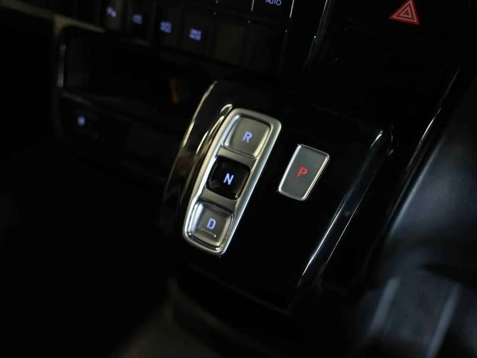 2023 Hyundai Staria US4 3
