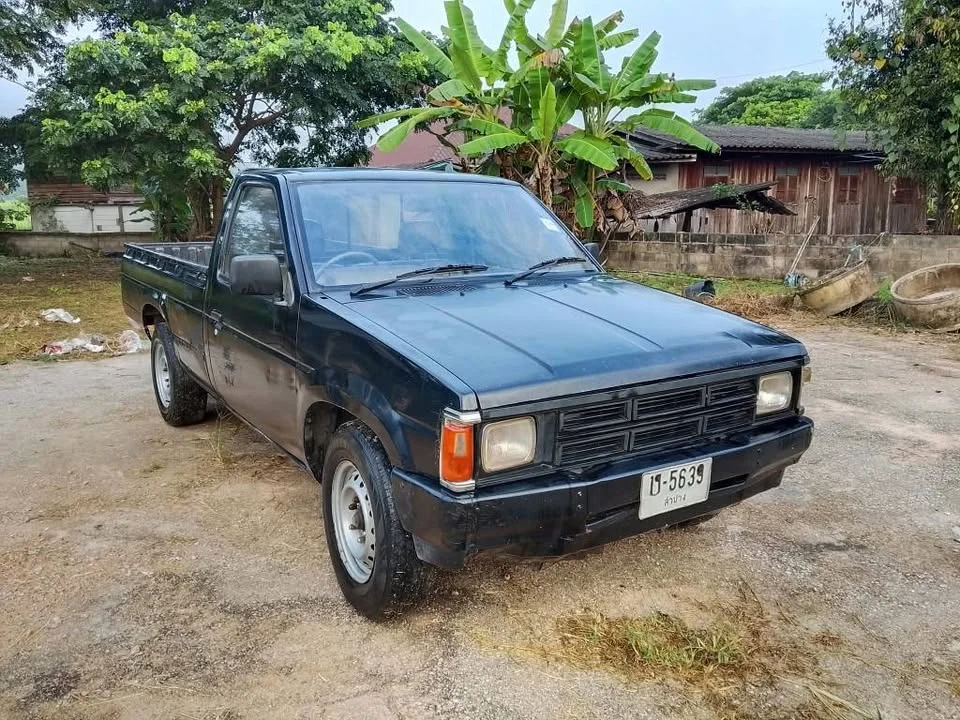 1990 Nissan Big M D21 2