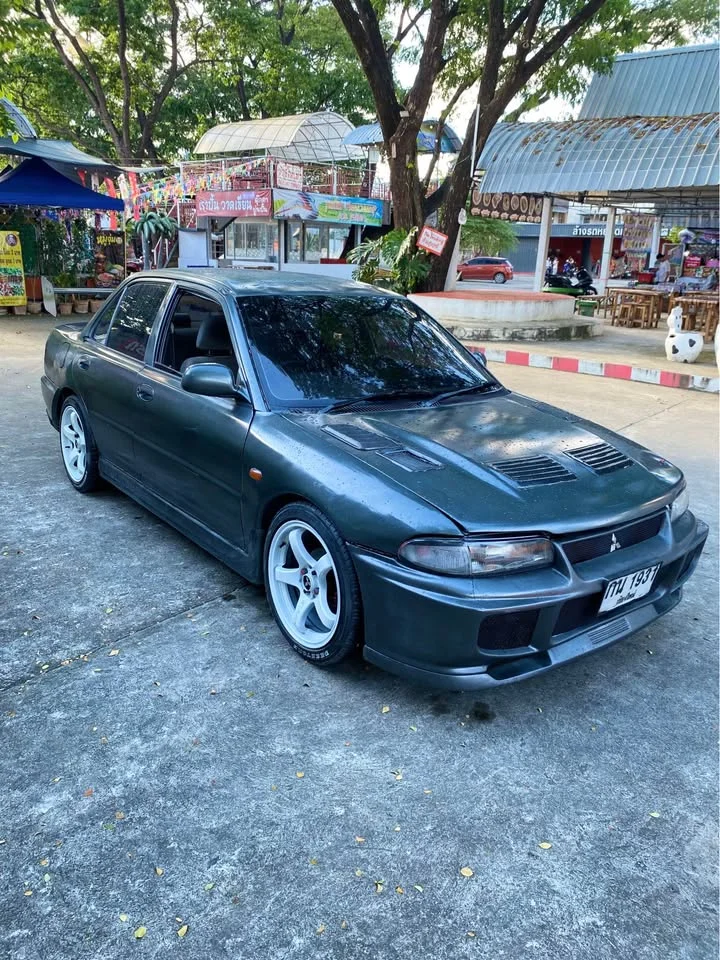 Mitsubishi Lancer VI 2