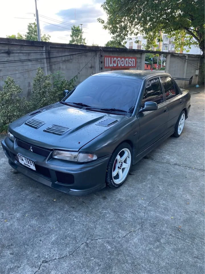 Mitsubishi Lancer VI 3