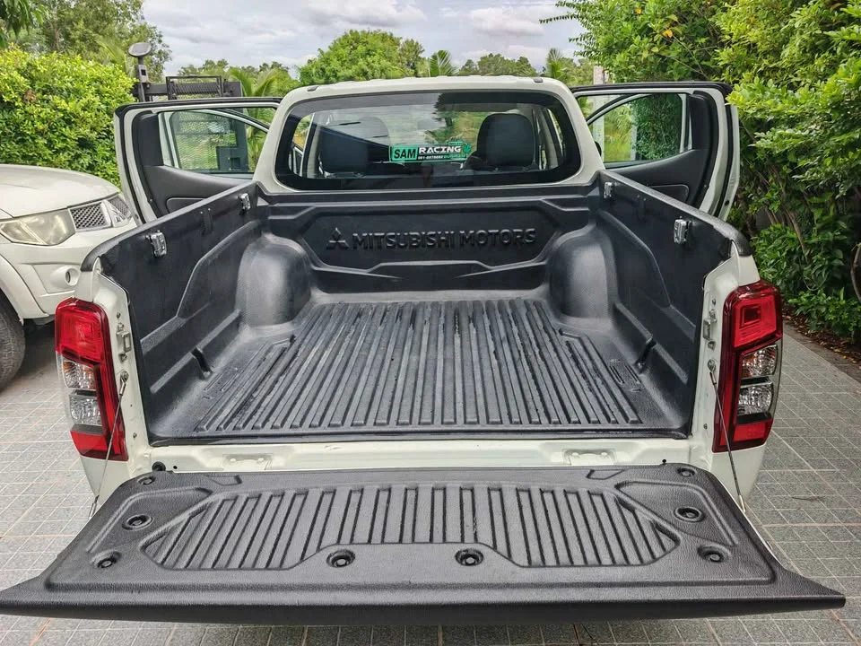 2022 Mitsubishi Triton V 2