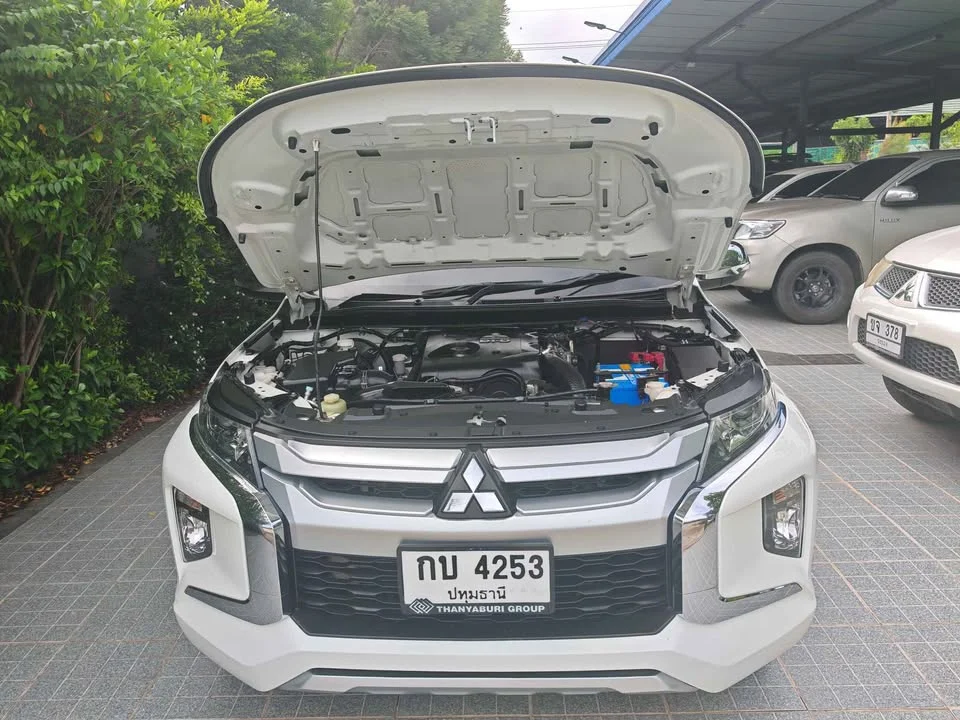 2022 Mitsubishi Triton V 3