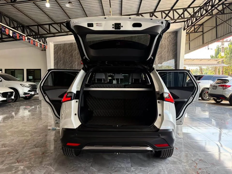2024 Toyota Yaris Cross AC200 3