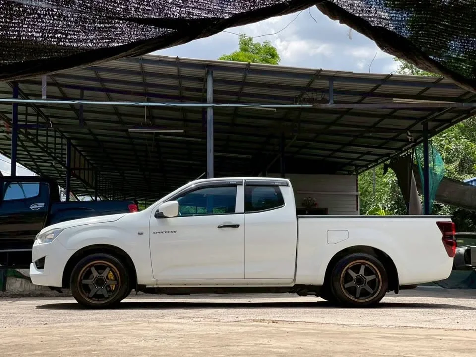 2020 Isuzu D-Max III (RG) 3