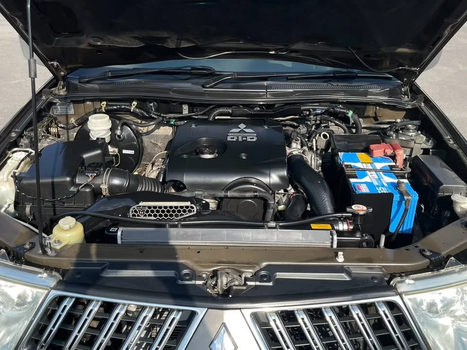 2011 Mitsubishi Pajero Sport II 3