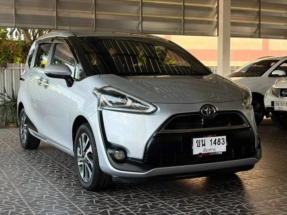 2016 Toyota Sienta II 2
