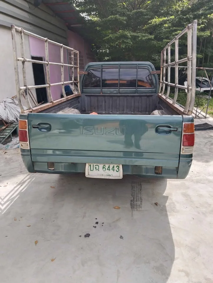 1990 Isuzu TFR III 3