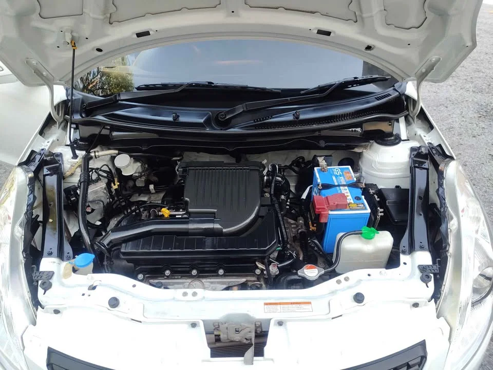 2013 Suzuki Swift II 3