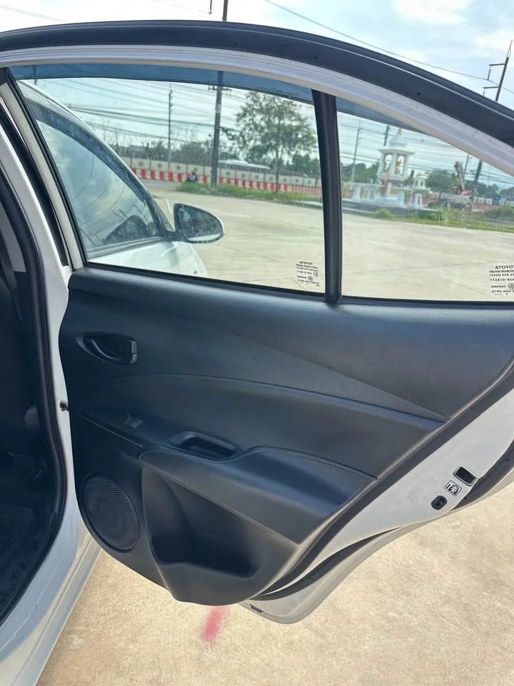 2017 Toyota Yaris ATIV III 3