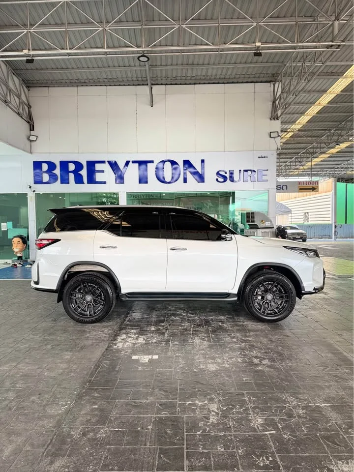 2024 Toyota Fortuner II 2