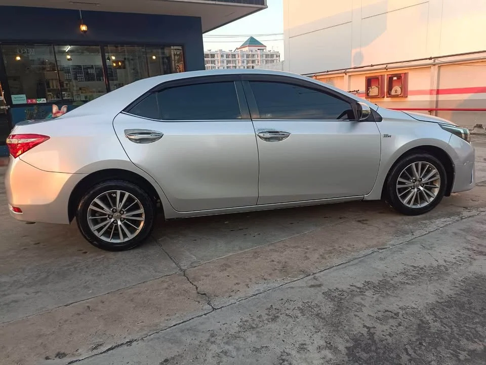 2014 Toyota Corolla Altis XI (E170) 3