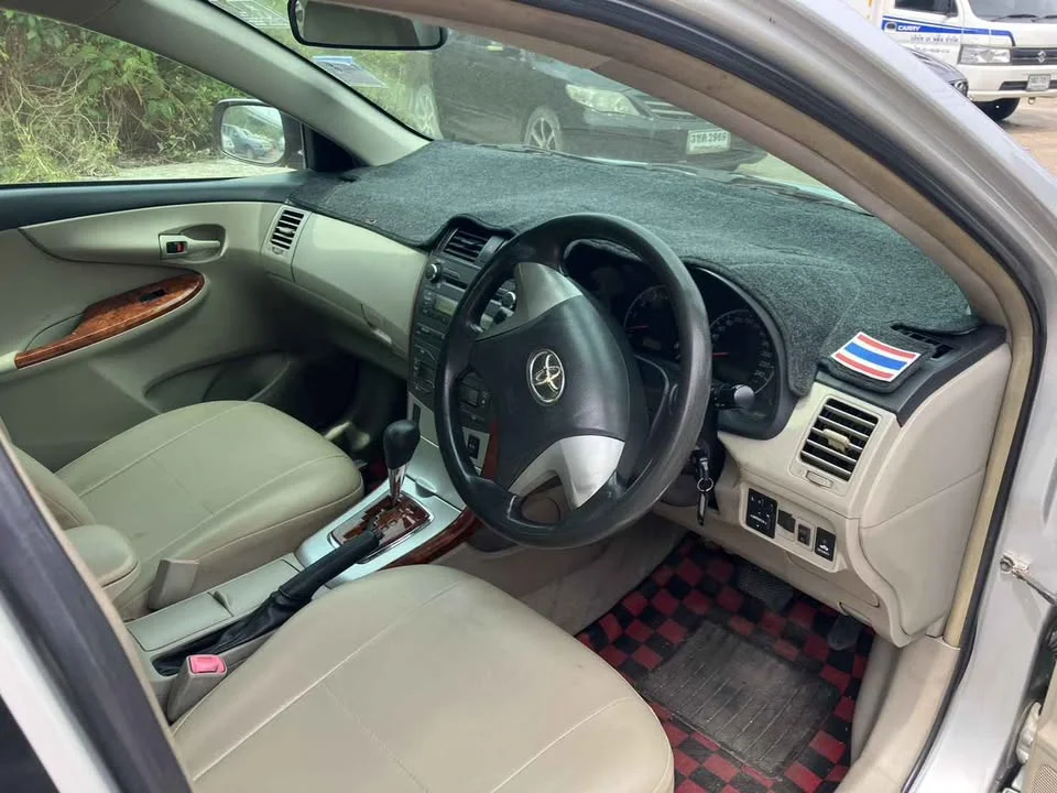 2013 Toyota Corolla Altis X (E140) 2