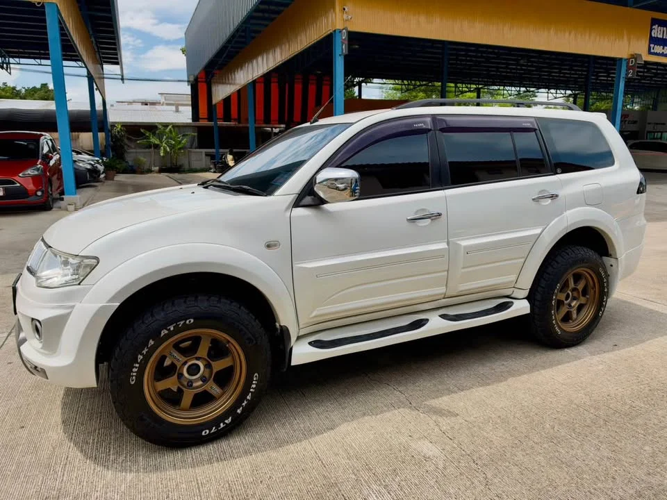 2010 Mitsubishi Pajero Sport II 3
