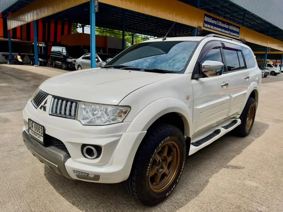 2010 Mitsubishi Pajero Sport II 2