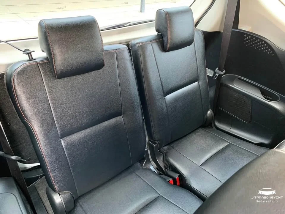 2019 Toyota Sienta II 3