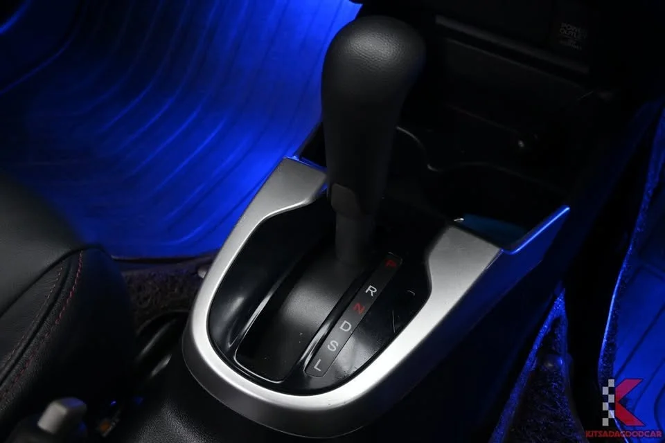 2020 Honda Jazz III 2