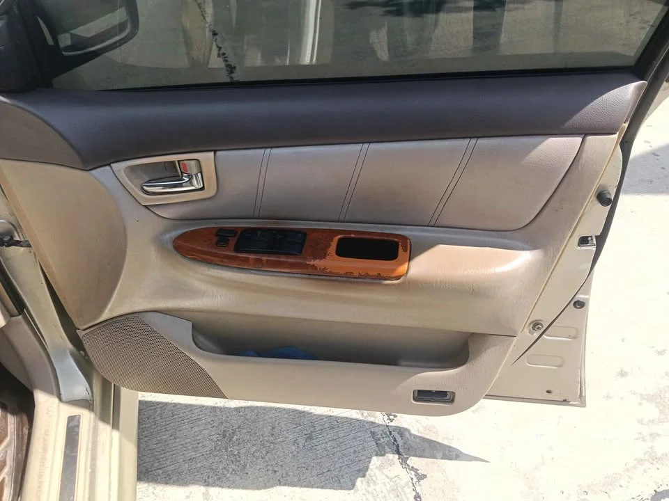 2001 Toyota Corolla Altis IX (E120) 2
