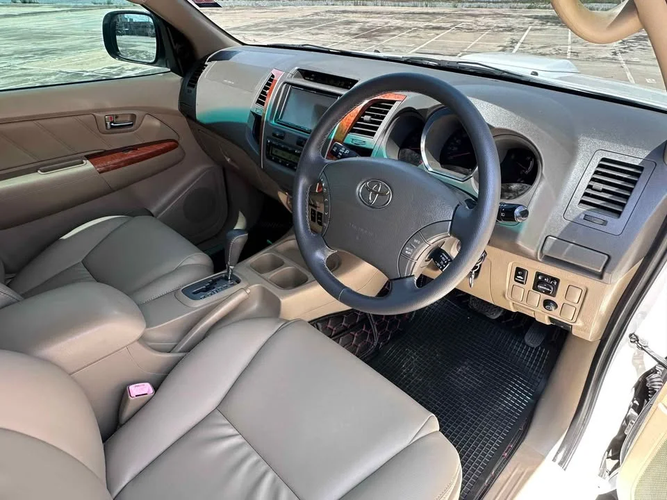 2009 Toyota Fortuner I 3